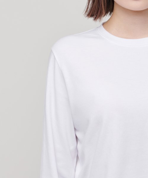 MUSINSA STANDARD WOMAN（ムシンサスタンダードウーマン）の「ウィメンズクルーネッククロップ長袖Tシャツ[ホワイト]（Tシャツ/カットソー・レディース・その他・SMALL/MEDIUM/LARGE/X-SMALL）」の5枚目の写真