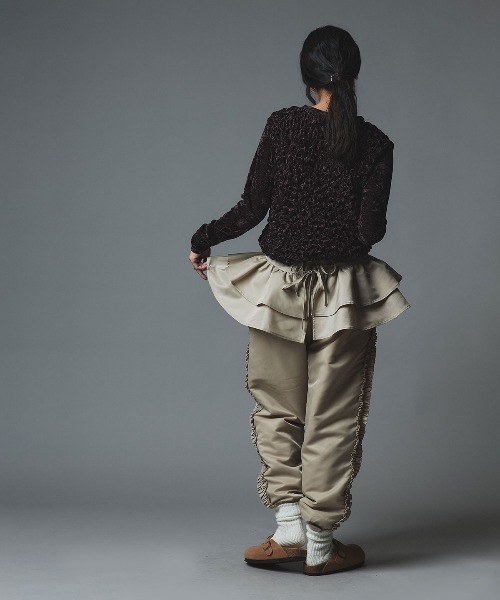 W:Huku(フーク)の「【W:Huku / ナイロンオックス】ペプラム ビスチェ / Nylon Oxford Peplum Bustier(キャミソール・レディース・ブラック/ライトベージュ/カーキ・FREE)」の14枚目の写真