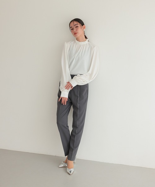 TOKYO OFFICA(トーキョーオフィカ)の「卒業式・入学式・学校行事・結婚式 対応【手洗いOK】ペプラム ブラウス付き 3点セット ママ きれいめ パンツスーツ レディース ノーカラー ジャケット セレモニー ママスーツ 七五三 ビジネス セットアップ スーツ(スーツセット・レディース・ベージュ/ネイビー/チャコール/ブラック・M/L)」の13枚目の写真