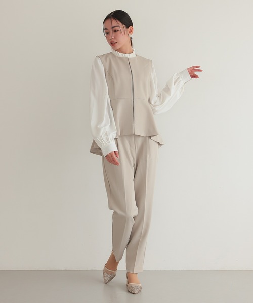 TOKYO OFFICA(トーキョーオフィカ)の「卒業式・入学式・学校行事・結婚式 対応【手洗いOK】ペプラム ブラウス付き 3点セット ママ きれいめ パンツスーツ レディース ノーカラー ジャケット セレモニー ママスーツ 七五三 ビジネス セットアップ スーツ(スーツセット・レディース・ベージュ/ネイビー/チャコール/ブラック・M/L)」の20枚目の写真