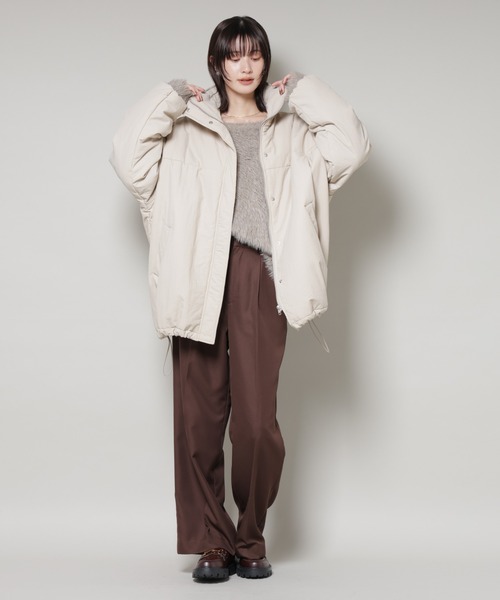 NANO universe(ナノユニバース)の「撥水加工 中綿スタンドオーバージップブルゾン(ブルゾン・レディース・ブラック/ホワイト/ベージュ・FREE)」の8枚目の写真