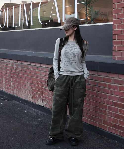 5OML（オーオーエムエル）の「レタリングルーズフィットロングスリーブ（グレー）（Tシャツ/カットソー・レディース・グレー・MEDIUM/LARGE）」の4枚目の写真