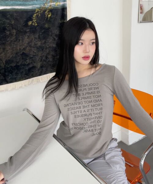 5OML（オーオーエムエル）の「レタリングルーズフィットロングスリーブ（グレー）（Tシャツ/カットソー・レディース・グレー・MEDIUM/LARGE）」の7枚目の写真