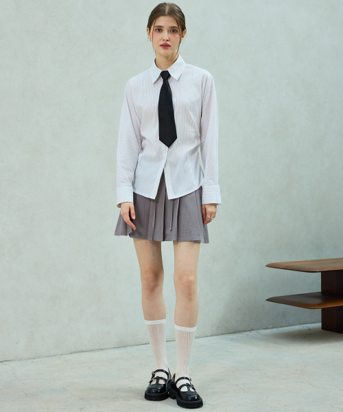 ARI(アリ)の「DOROTHY PLEATS SKIRT PANTS / SAND GRAY(スカート・レディース・サンドベージュ・MEDIUM/SMALL)」の5枚目の写真