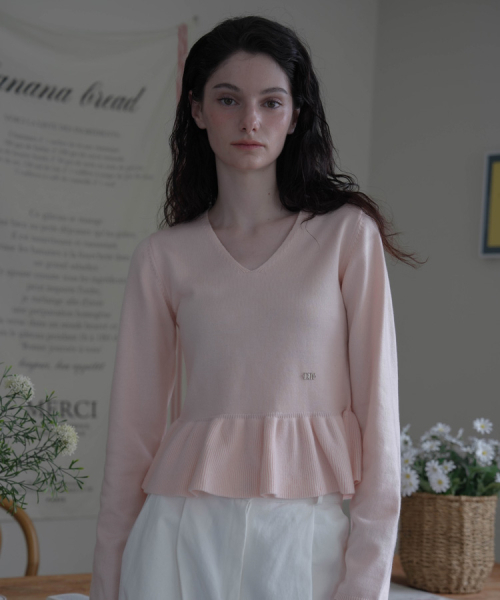 DEHEVE（デヘヴェ）の「V-neck Flare Shirring Knit [Pink]（ニット/セーター・レディース・PINK・FREE）」の2枚目の写真