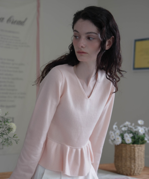 DEHEVE（デヘヴェ）の「V-neck Flare Shirring Knit [Pink]（ニット/セーター・レディース・PINK・FREE）」の4枚目の写真