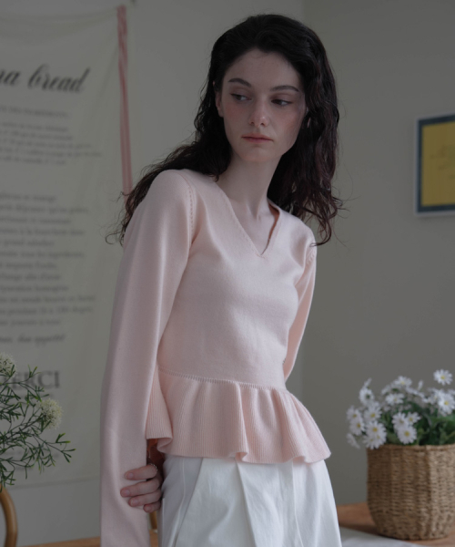 DEHEVE（デヘヴェ）の「V-neck Flare Shirring Knit [Pink]（ニット/セーター・レディース・PINK・FREE）」の5枚目の写真