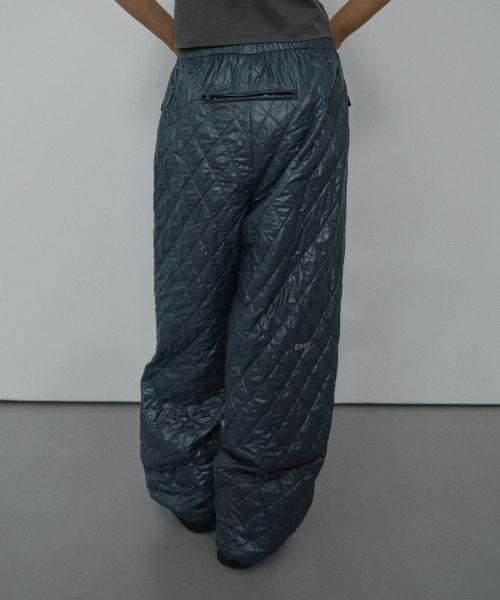 EN OR（エンオール）の「[CORE] QUILTED BANDING PANTS - THE QUIET BLUE（スウェットパンツ・レディース・その他・FREE）」の2枚目の写真