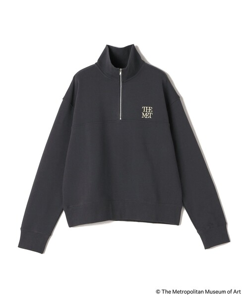 SHIPS Colors(シップス カラーズ)の「SHIPS Colors:The Met コラボ エンブロイダリー ハーフ ジップ スウェット(スウェット・レディース・ワイン/グレー/ダークグレー・ONE SIZE)」の2枚目の写真