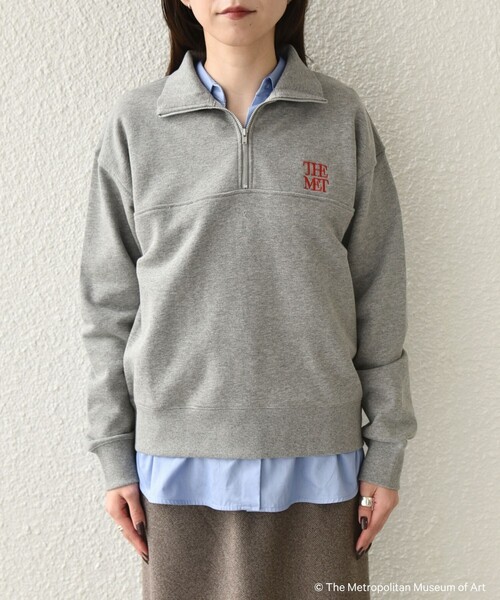 SHIPS Colors(シップス カラーズ)の「SHIPS Colors:The Met コラボ エンブロイダリー ハーフ ジップ スウェット(スウェット・レディース・ワイン/グレー/ダークグレー・ONE SIZE)」の13枚目の写真