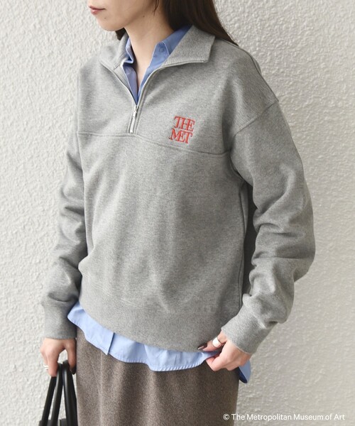 SHIPS Colors(シップス カラーズ)の「SHIPS Colors:The Met コラボ エンブロイダリー ハーフ ジップ スウェット(スウェット・レディース・ワイン/グレー/ダークグレー・ONE SIZE)」の17枚目の写真