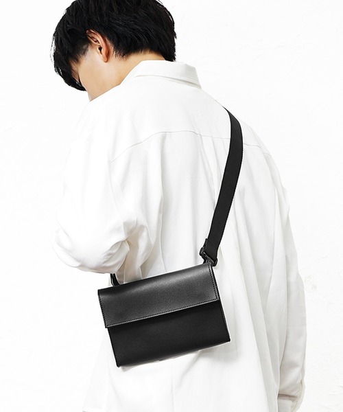 MinoriTY（マイノリティ）の「【MinoriTY select】PUスクエアミニショルダーバッグ メンズ ウィメンズ ユニセックス ボディバッグ ウエストポーチ（ボディバッグ/ウエストポーチ・メンズ・ブラック・FREE）」の4枚目の写真