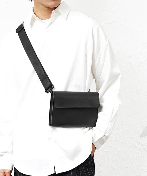 MinoriTY（マイノリティ）の「【MinoriTY select】PUスクエアミニショルダーバッグ メンズ ウィメンズ ユニセックス ボディバッグ ウエストポーチ（ボディバッグ/ウエストポーチ・メンズ・ブラック・FREE）」の10枚目の写真