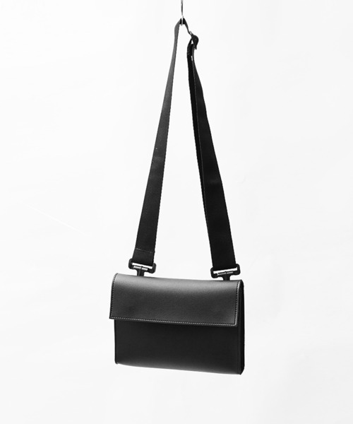 MinoriTY（マイノリティ）の「【MinoriTY select】PUスクエアミニショルダーバッグ メンズ ウィメンズ ユニセックス ボディバッグ ウエストポーチ（ボディバッグ/ウエストポーチ・メンズ・ブラック・FREE）」の9枚目の写真