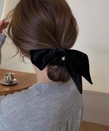 MAISON SELECT（メゾンセレクト）の「G 11D18-KR ビッグリボン シュシュ ベロア調 大人ガーリー ヘアアクセ（シュシュ）」
