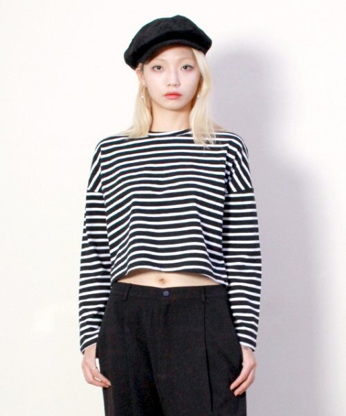 DEMARC(ドゥマーク)の「ルーズフィットストライプクロップ長袖Tシャツ(Tシャツ/カットソー・レディース・その他・MEDIUM/LARGE)」の2枚目の写真