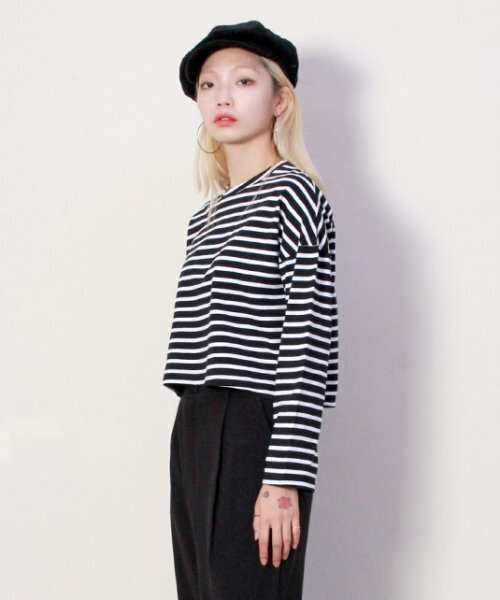 DEMARC(ドゥマーク)の「ルーズフィットストライプクロップ長袖Tシャツ(Tシャツ/カットソー・レディース・その他・MEDIUM/LARGE)」の3枚目の写真