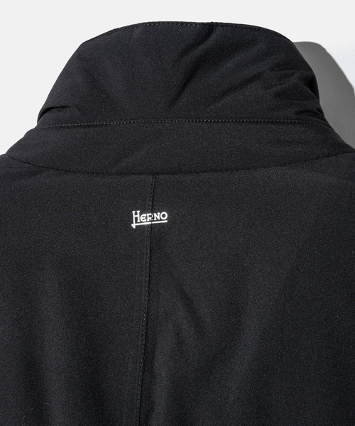 HERNO(ヘルノ)の「HERNO BLAZER WITH BIB IN 2-LAYER PROMETEO DOWN JACKET ヘルノ ビブイン 2レイヤー テイラード ダウンジャケット(ダウンジャケット/コート・メンズ・ブラック・48/52/46/50)」の15枚目の写真