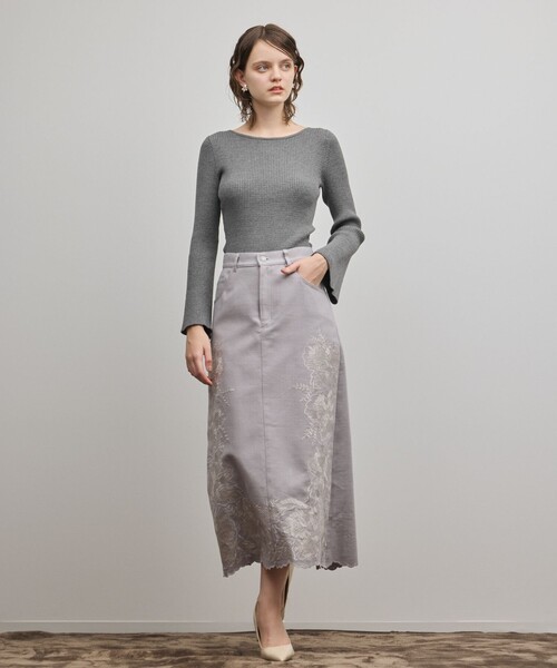 GRACE CONTINENTAL（グレースコンチネンタル）の「エンブロイダリータイトスカート（スカート・レディース・ブラック/ライトグレー・36/38）」の15枚目の写真