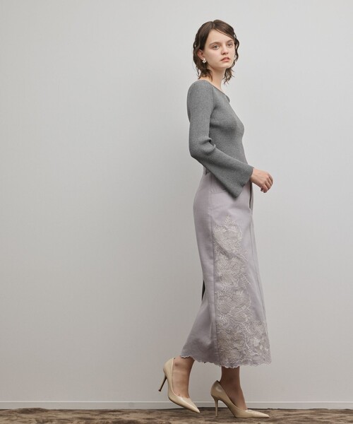 GRACE CONTINENTAL（グレースコンチネンタル）の「エンブロイダリータイトスカート（スカート・レディース・ブラック/ライトグレー・36/38）」の14枚目の写真
