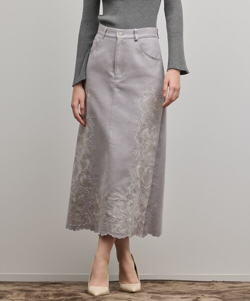 GRACE CONTINENTAL（グレースコンチネンタル）の「エンブロイダリータイトスカート（スカート・レディース・ブラック/ライトグレー・36/38）」の13枚目の写真