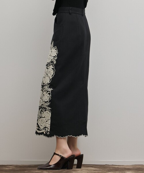 GRACE CONTINENTAL（グレースコンチネンタル）の「エンブロイダリータイトスカート（スカート・レディース・ブラック/ライトグレー・36/38）」の22枚目の写真