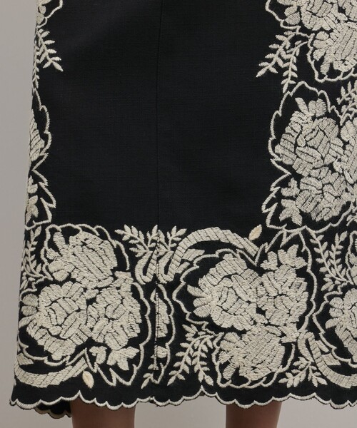GRACE CONTINENTAL（グレースコンチネンタル）の「エンブロイダリータイトスカート（スカート・レディース・ブラック/ライトグレー・36/38）」の19枚目の写真
