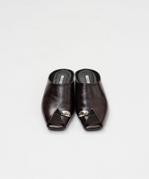 PRANK PROJECT（プランクプロジェクト）の「【2026Spring Pre-Order】オープントゥメタルフラットミュール / Open-Toe Metal Flat Mules（その他シューズ・レディース・ブラック/ボルドー・36/37/38）」の8枚目の写真
