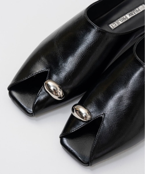 PRANK PROJECT（プランクプロジェクト）の「【2026Spring Pre-Order】オープントゥメタルフラットミュール / Open-Toe Metal Flat Mules（その他シューズ・レディース・ブラック/ボルドー・36/37/38）」の7枚目の写真