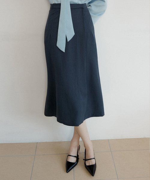 REORG(リオルグ)の「AT WRAP BUTTON FLARE SKIRT INDIGO BLUE(スカート・レディース・その他・SMALL/MEDIUM/LARGE)」の1枚目の写真