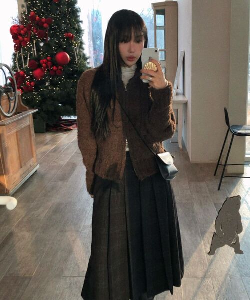 Majournee(マジョネ)の「TIE SET COZY BOUCLE KNIT ZIP-UP_BROWN(ニット/セーター・レディース・その他・FREE)」の4枚目の写真