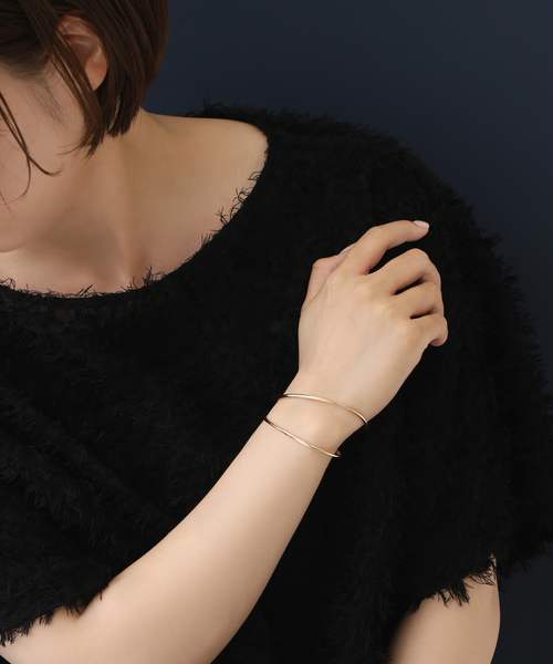 2.5パイプC型バングルワイド K10（ブレスレット）｜Lilas（リラ）の