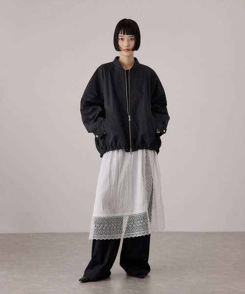 ADAM ET ROPE'(アダムエロペ)の「【サステナブル】グランウォームシルエットブルゾン/撥水(ブルゾン・レディース・ホワイト系その他5/ブラック・FREE)」の3枚目の写真