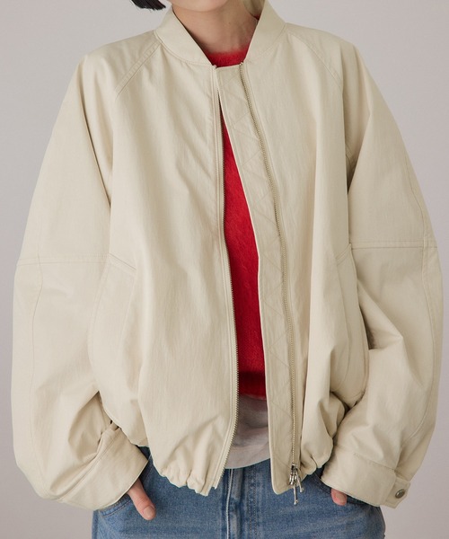 ADAM ET ROPE'(アダムエロペ)の「【サステナブル】グランウォームシルエットブルゾン/撥水(ブルゾン・レディース・ホワイト系その他5/ブラック・FREE)」の15枚目の写真