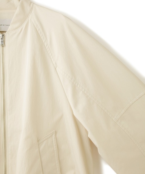 ADAM ET ROPE'(アダムエロペ)の「【サステナブル】グランウォームシルエットブルゾン/撥水(ブルゾン・レディース・ホワイト系その他5/ブラック・FREE)」の20枚目の写真