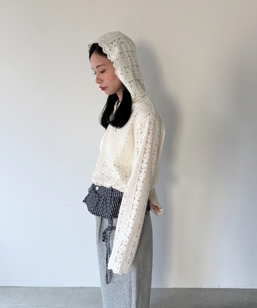 SANSeLF（サンセルフ）の「【SANSeLF】フロントボタンフードレーストップス saw25a069（その他トップス・レディース・ホワイト・FREE）」の2枚目の写真