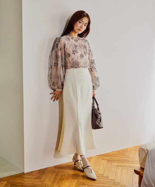 mysty woman(ミスティウーマン)の「フローラルラメ刺繍ブラウス 638990(シャツ/ブラウス・レディース・ピンク/ブルー/アイボリー/ブラック・FREE)」の5枚目の写真