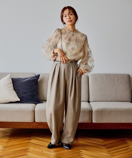 mysty woman(ミスティウーマン)の「フローラルラメ刺繍ブラウス 638990(シャツ/ブラウス・レディース・ピンク/ブルー/アイボリー/ブラック・FREE)」の9枚目の写真