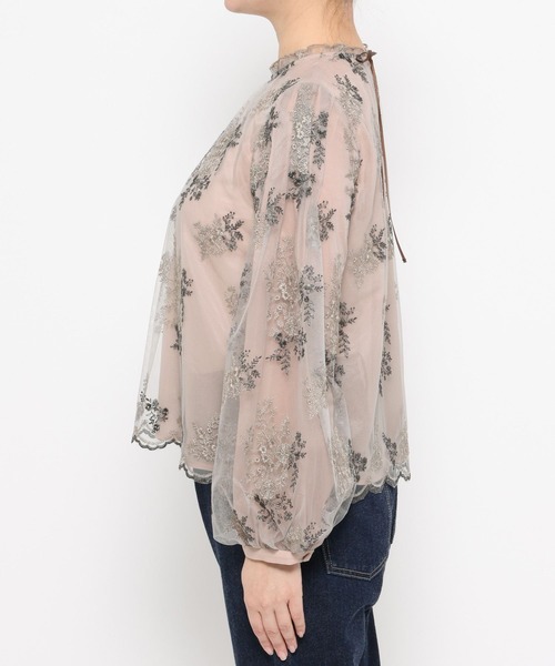 mysty woman(ミスティウーマン)の「フローラルラメ刺繍ブラウス 638990(シャツ/ブラウス・レディース・ピンク/ブルー/アイボリー/ブラック・FREE)」の19枚目の写真