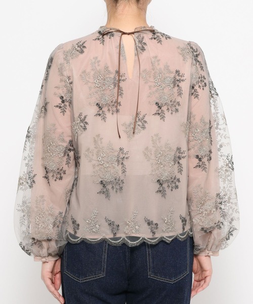 mysty woman(ミスティウーマン)の「フローラルラメ刺繍ブラウス 638990(シャツ/ブラウス・レディース・ピンク/ブルー/アイボリー/ブラック・FREE)」の20枚目の写真