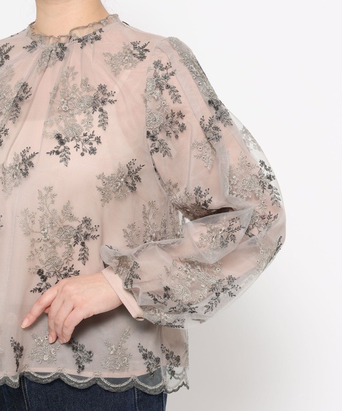 mysty woman(ミスティウーマン)の「フローラルラメ刺繍ブラウス 638990(シャツ/ブラウス・レディース・ピンク/ブルー/アイボリー/ブラック・FREE)」の22枚目の写真