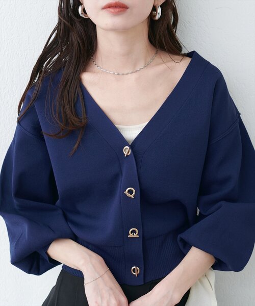 natural couture（ナチュラルクチュール）の「プチプラハトメバー釦カーデ（カーディガン/ボレロ・レディース・チャコールグレー/アイボリー/グレイッシュベージュ/ブラック/ミント/ネイビー/ピンク/ライトグレー/レッド・FREE）」の7枚目の写真