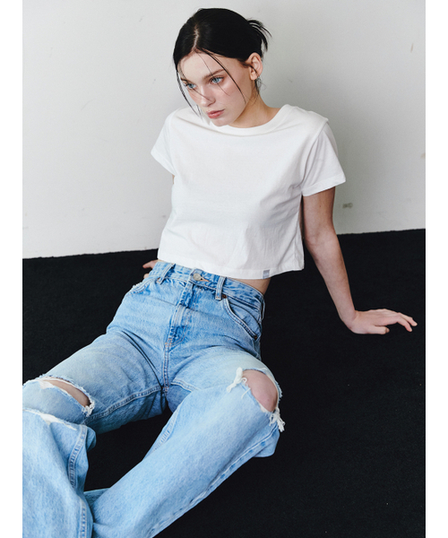 ASURA（アスラ）の「AS BASIC ROUND CROP T [WHITE]（Tシャツ/カットソー・レディース・その他・ONE SIZE）」の2枚目の写真