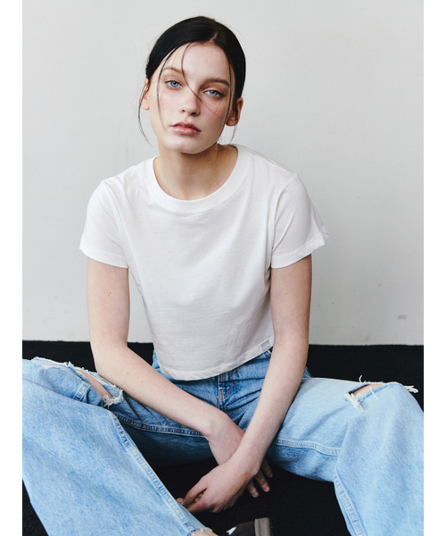 ASURA（アスラ）の「AS BASIC ROUND CROP T [WHITE]（Tシャツ/カットソー・レディース・その他・ONE SIZE）」の3枚目の写真
