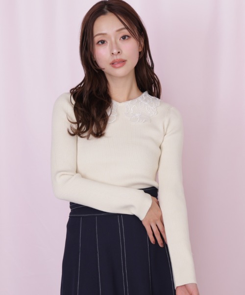 JILL by JILL STUART(ジルバイジルスチュアート)の「レース襟コンパクトリブニット(ニット/セーター・レディース・ネイビー/ブラック/ホワイト・FREE)」の2枚目の写真