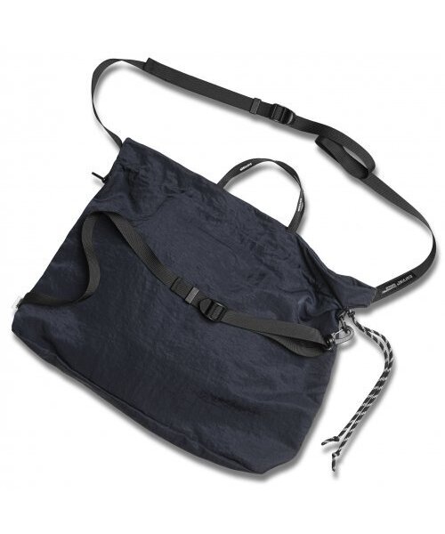 DIAFVINE(ディアフバイン)の「DV22STP.668 SLING BAG HEAVY NYLON -Deep Navy-(メッセンジャーバッグ・メンズ・その他・ONE SIZE)」の2枚目の写真