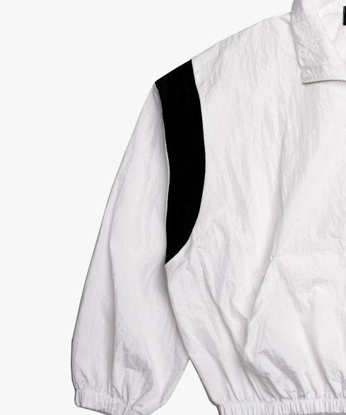 PIECEMAKER(ピースメーカー)の「SHIMMERING NYLON TRACK JACKET (IVORY)(ナイロンジャケット・レディース・その他・FREE)」の3枚目の写真