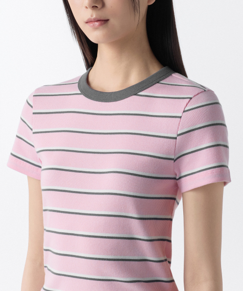MUSINSA STANDARD WOMAN（ムシンサスタンダードウーマン）の「ウィメンズリブドマルチストライプスリムTシャツ[ピンク]（Tシャツ/カットソー・レディース・その他・LARGE/MEDIUM/SMALL/X-SMALL）」の4枚目の写真