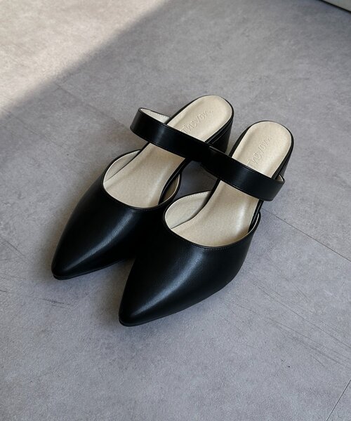 Thevon(ゼボン)の「ベルトミュール(パンプス・レディース・ブラック/ダークブラウン・M/L)」の5枚目の写真