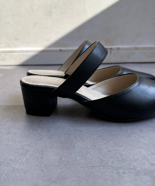 Thevon(ゼボン)の「ベルトミュール(パンプス・レディース・ブラック/ダークブラウン・M/L)」の7枚目の写真